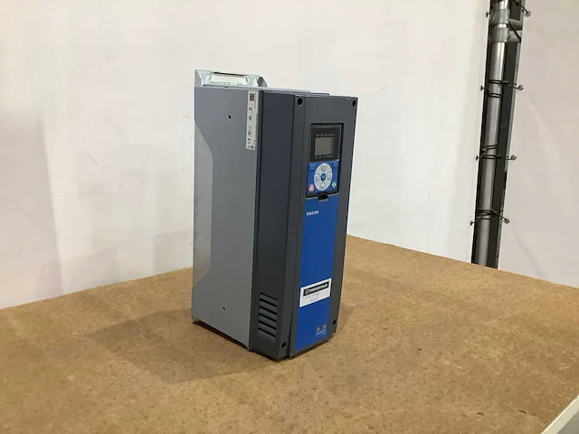 Vacon drive 0100-3l-0023 frequentie regelaar - afbeelding 2 van  7