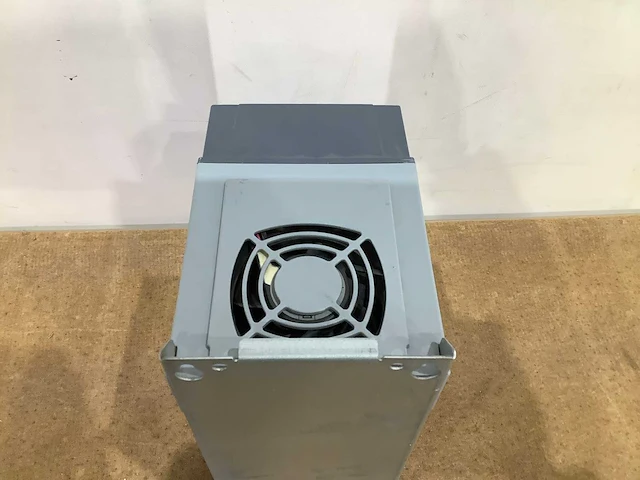 Vacon drive 0100-3l-0023 frequentie regelaar - afbeelding 6 van  7
