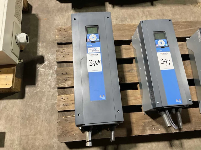 Vacon flow 0100-3l-0072-5 frequentieregelaar - afbeelding 1 van  3
