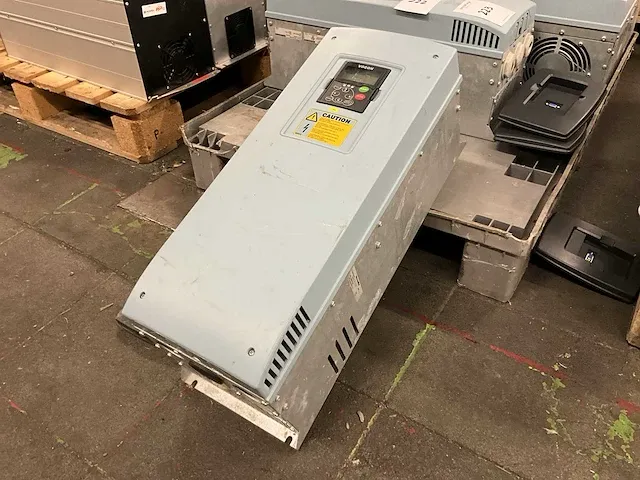 Vacon nxs00725 frequentieregelaar - afbeelding 1 van  5