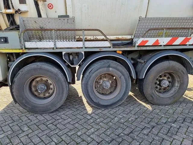 Vacuüm pers trailer - afbeelding 2 van  23
