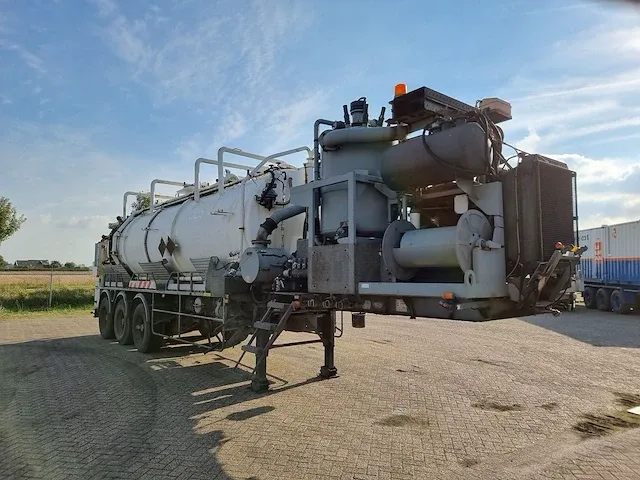 Vacuüm pers trailer - afbeelding 12 van  23