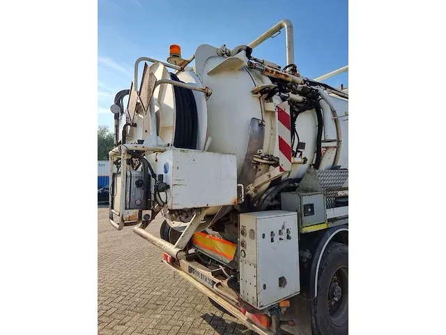 Vacuüm pers trailer - afbeelding 18 van  23