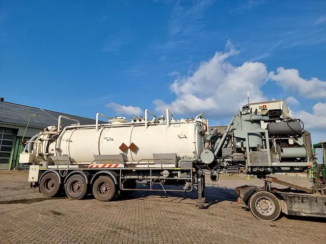 Vacuüm pers trailer - afbeelding 21 van  23