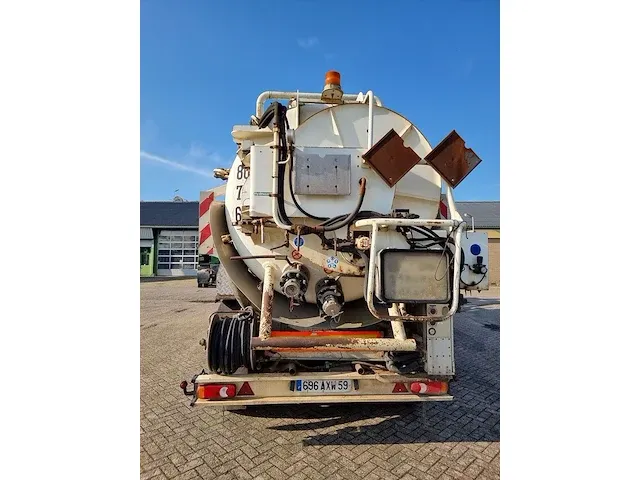 Vacuüm pers trailer - afbeelding 22 van  23