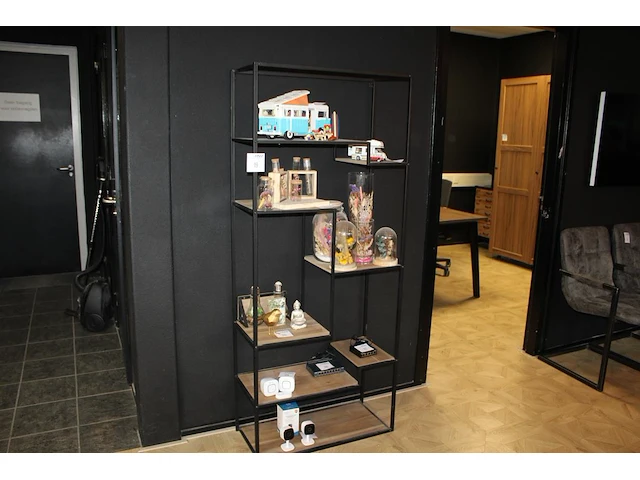 Vakkenkast. afmeting 72 x 32 x 170 cm. - afbeelding 1 van  2
