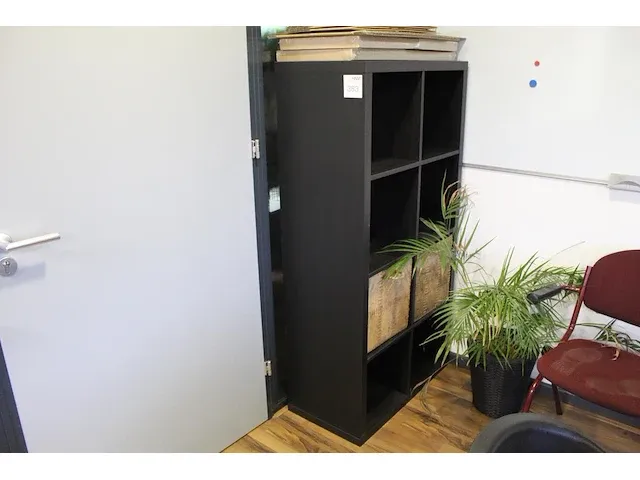 Vakkenkast ikea 79x39x143cm. exclusief inhoud - afbeelding 1 van  2