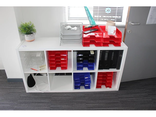 Vakkenkast ikea afm. 147 x 39 x 76 cm - afbeelding 1 van  2