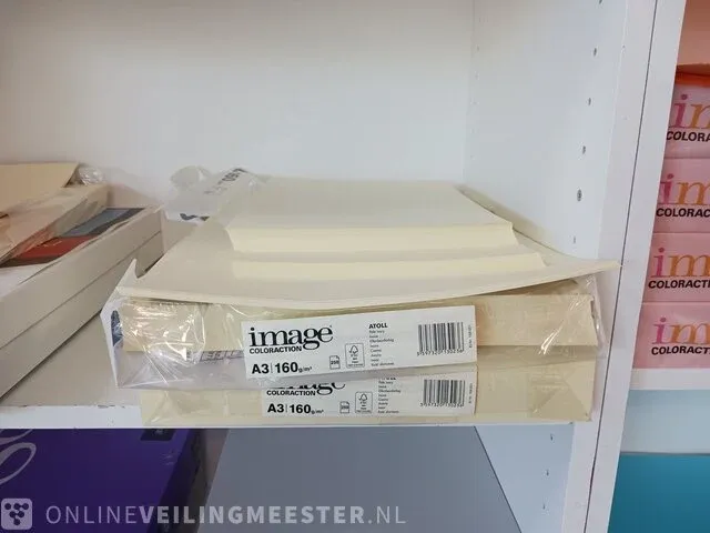 Vakkenkast met inhoud - afbeelding 14 van  54