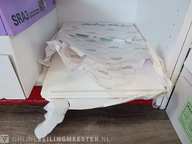Vakkenkast met inhoud - afbeelding 22 van  54