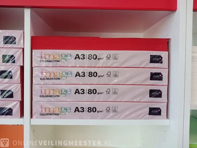 Vakkenkast met inhoud - afbeelding 29 van  54