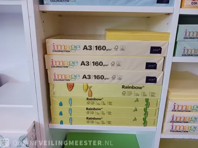 Vakkenkast met inhoud - afbeelding 35 van  54