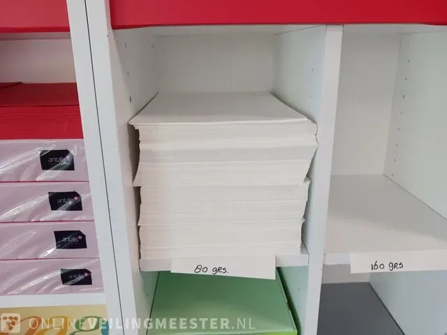 Vakkenkast met inhoud - afbeelding 41 van  54