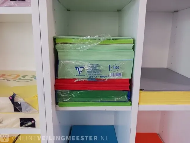 Vakkenkast met inhoud - afbeelding 42 van  54