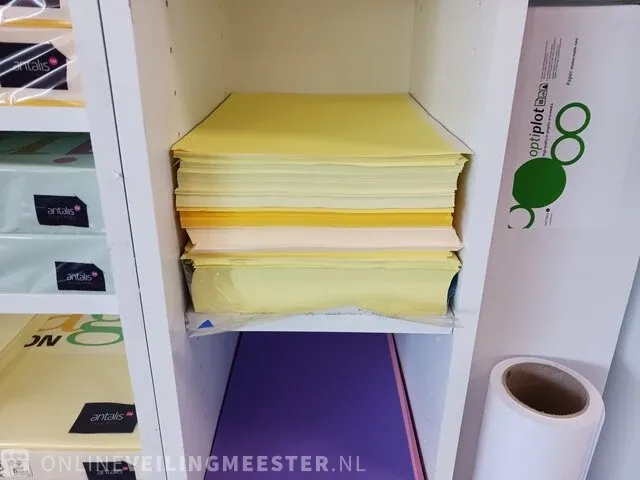 Vakkenkast met inhoud - afbeelding 47 van  54