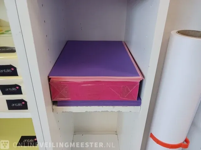 Vakkenkast met inhoud - afbeelding 48 van  54