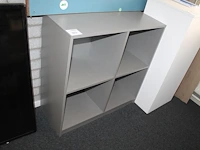Vakkenkast met vier vakken. afmeting 90 x 90 x 38 cm - afbeelding 1 van  1