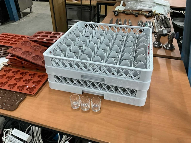 Vakkenkorven met amuseglaasjes (98x) - afbeelding 2 van  4
