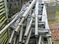 Valbeveiligings-steunen / -rekken op pallet, 28 stuks - afbeelding 2 van  3