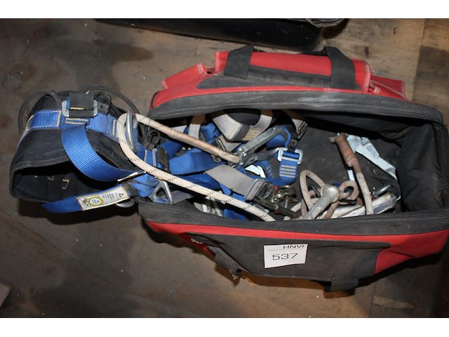 Valbeveiligingsharnassen in draagtas. - afbeelding 2 van  2