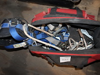 Valbeveiligingsharnassen in draagtas. - afbeelding 2 van  2