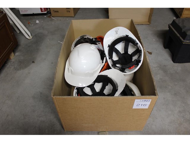 Valhelmen in doos, negen stuks. - afbeelding 1 van  2
