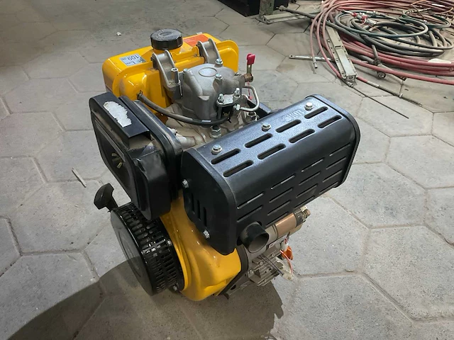Valkenpower ym186fe dieselmotor - afbeelding 4 van  6