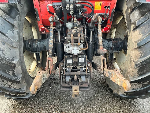 Valmet 805 vierwielaangedreven landbouwtractor - afbeelding 9 van  33