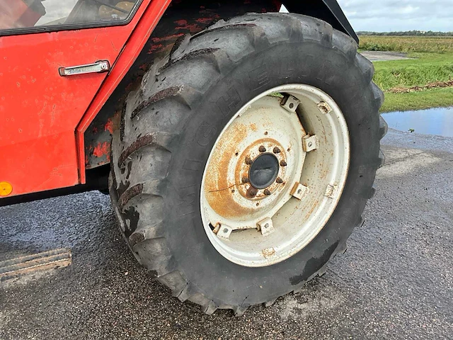 Valmet 805 vierwielaangedreven landbouwtractor - afbeelding 15 van  33
