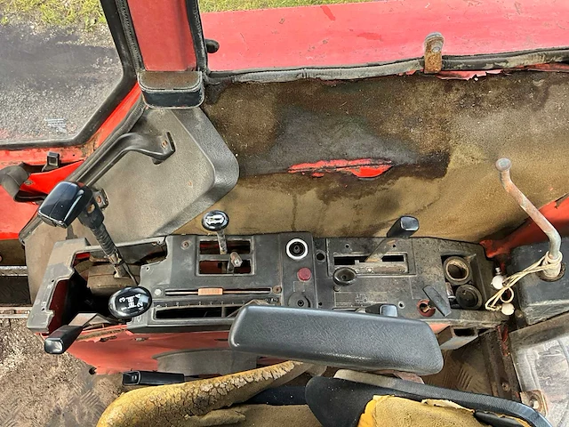 Valmet 805 vierwielaangedreven landbouwtractor - afbeelding 22 van  33