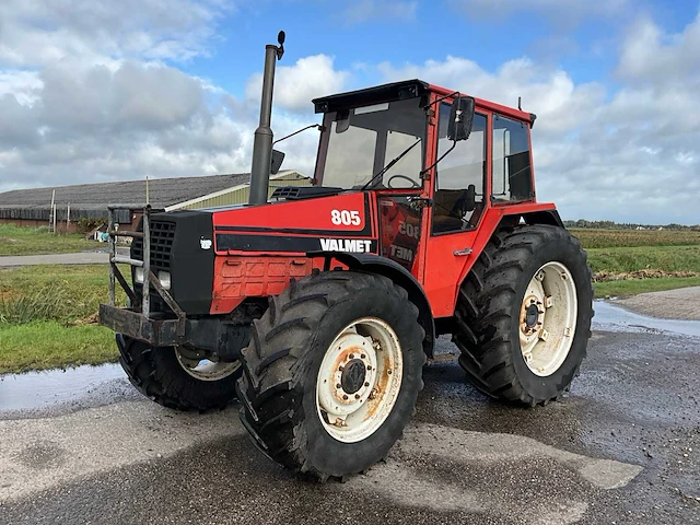 Valmet 805 vierwielaangedreven landbouwtractor - afbeelding 12 van  33