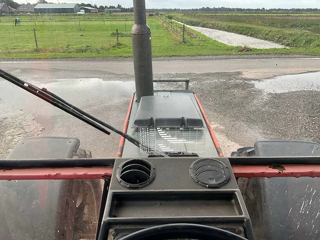 Valmet 805 vierwielaangedreven landbouwtractor - afbeelding 24 van  33