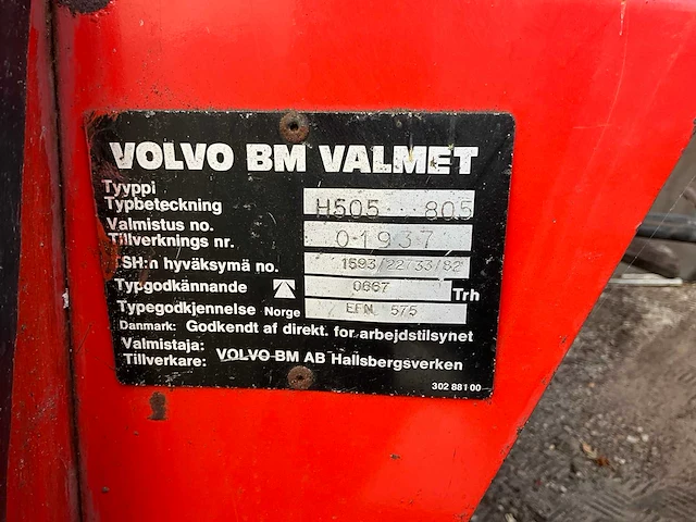 Valmet 805 vierwielaangedreven landbouwtractor - afbeelding 26 van  33