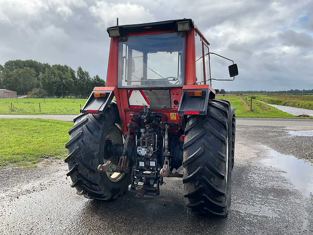Valmet 805 vierwielaangedreven landbouwtractor - afbeelding 32 van  33