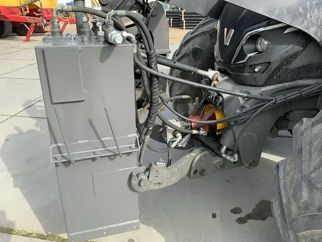 Valtra t-series / t214 dac24 5 vierwielaangedreven landbouwtractor combinatie - afbeelding 6 van  18