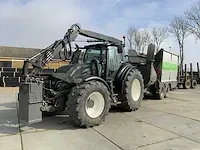 Valtra t-series / t214 dac24 5 vierwielaangedreven landbouwtractor combinatie - afbeelding 1 van  18