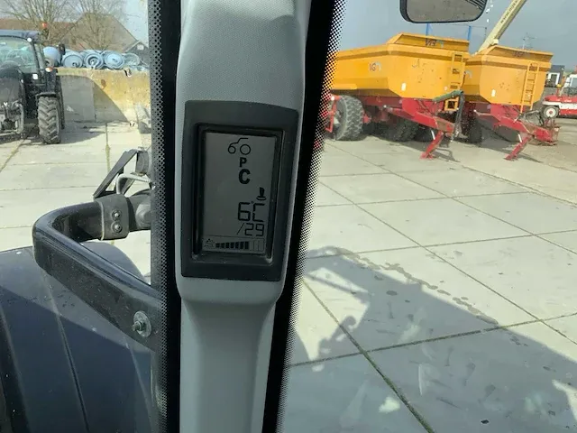 Valtra t-series / t214 dac24 5 vierwielaangedreven landbouwtractor combinatie - afbeelding 17 van  18