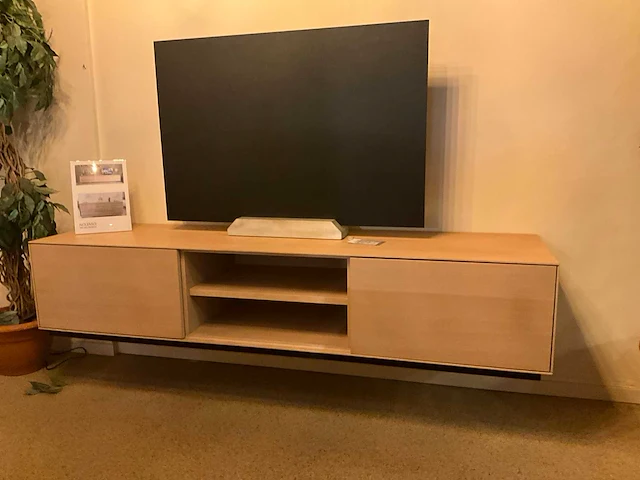 Valua zwevend eiken tv meubel - afbeelding 3 van  6