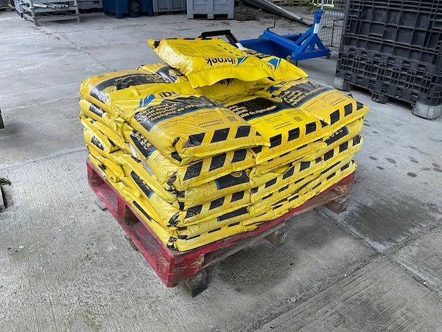 Van den broek koud asfalt reparatie à 25kg (35x) - afbeelding 1 van  4