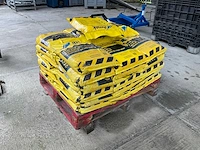 Van den broek koud asfalt reparatie à 25kg (35x) - afbeelding 1 van  4