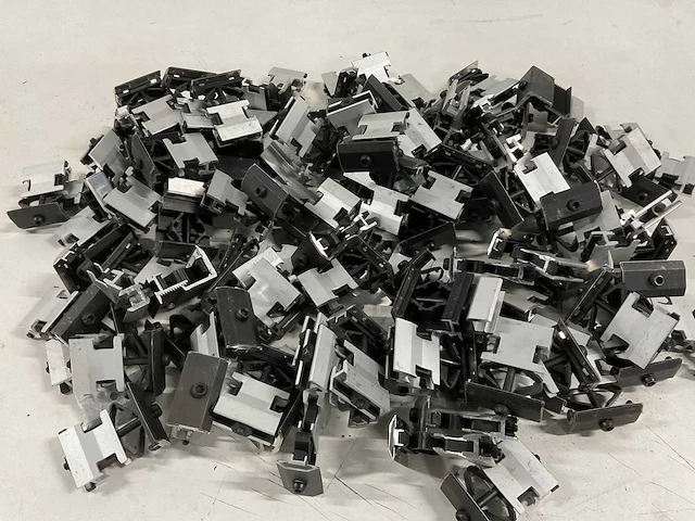 Van der valk - aluminium middenklem profiel 28-50 zwart (105x) - afbeelding 1 van  4