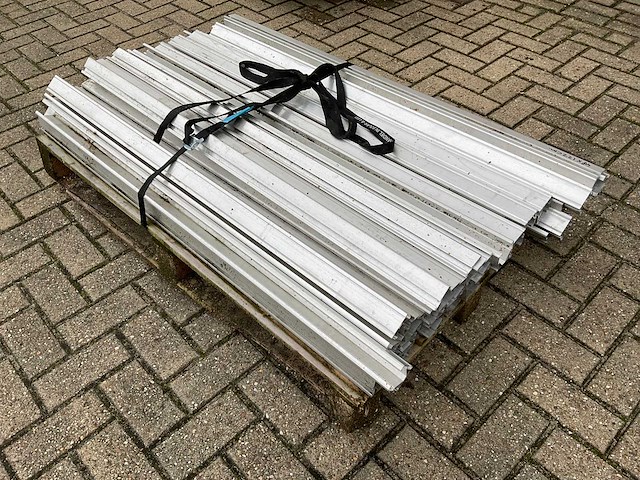 Van der valk - aluminium side++montageprofiel lengte 122 cm (48x) - afbeelding 1 van  2