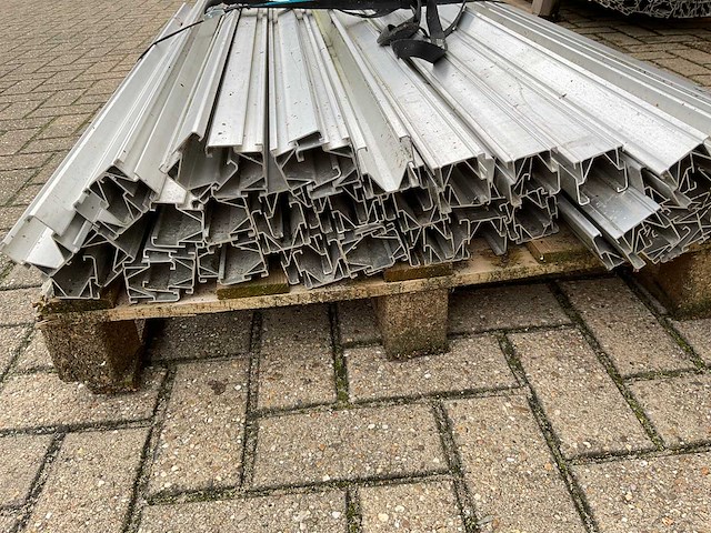 Van der valk - aluminium side++montageprofiel lengte 122 cm (48x) - afbeelding 2 van  2