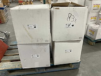 Van der valk - circa 500 stuks kunststof eindkappen - afbeelding 1 van  4