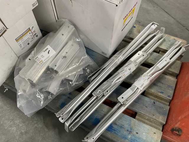 Van der valk - partij diverse (bevestigings) materialen - afbeelding 3 van  5