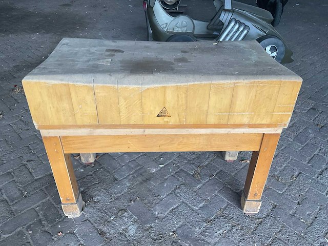 Van dijk’s hakblok tafel - afbeelding 2 van  6