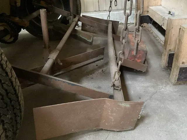Van hienen bollenplantmachine - afbeelding 5 van  20