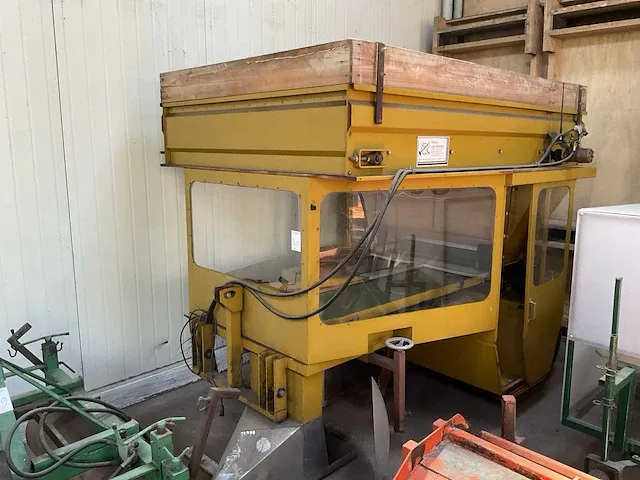 Van hienen bollenplantmachine - afbeelding 1 van  20