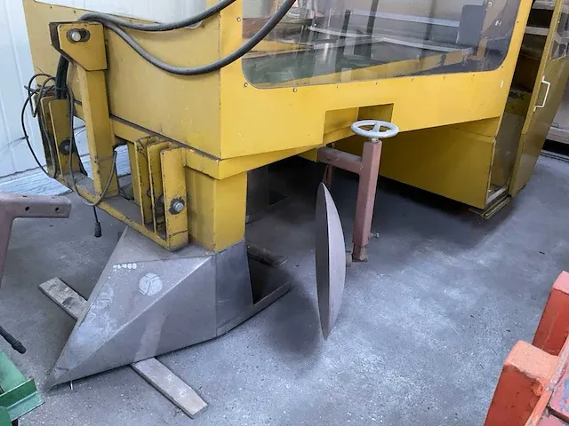 Van hienen bollenplantmachine - afbeelding 12 van  20