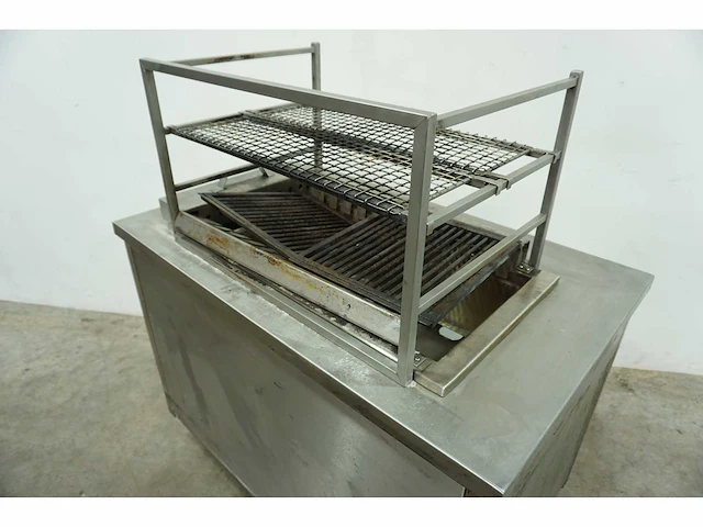Van holten b.v. - robata grill - afbeelding 2 van  5